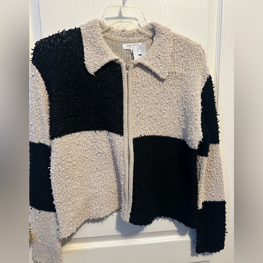 Cherry Mellow, NWT, Chic Colorblock Sweater - Black and Cream